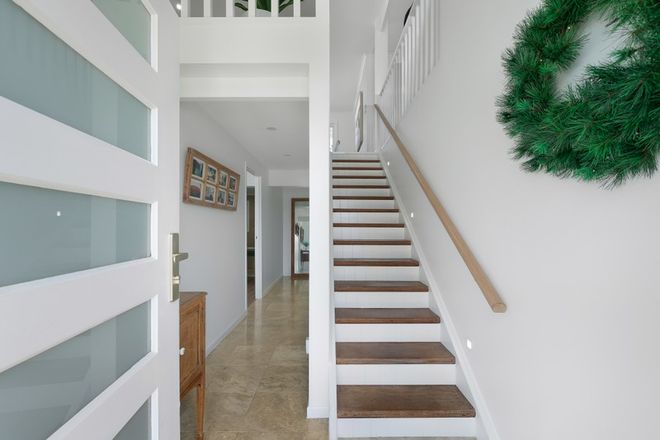 Hope Island property 6