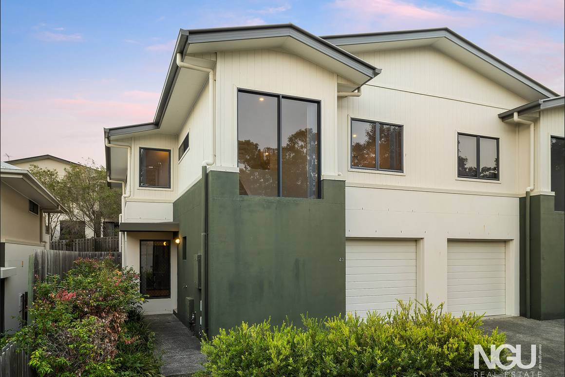 Springfield Lakes property 1