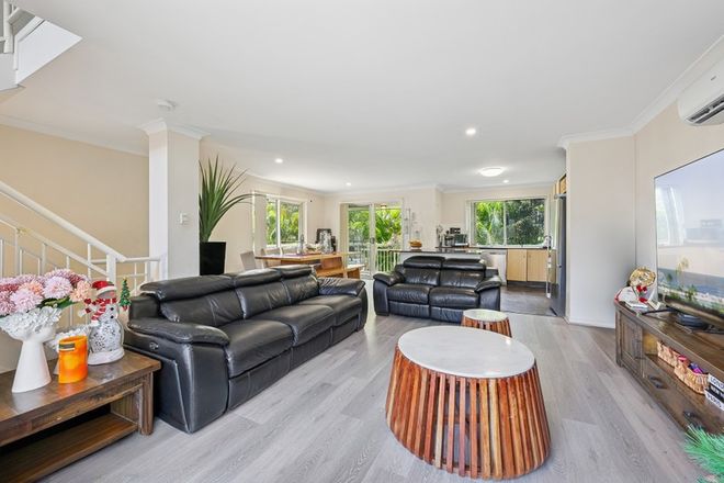 Varsity Lakes property 2